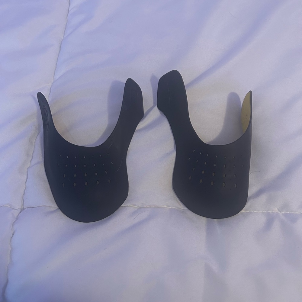 Shoe crease protector